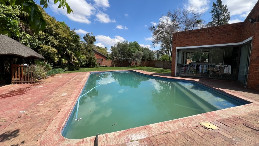 4 Bedroom Property for Sale in Langenhovenpark Free State